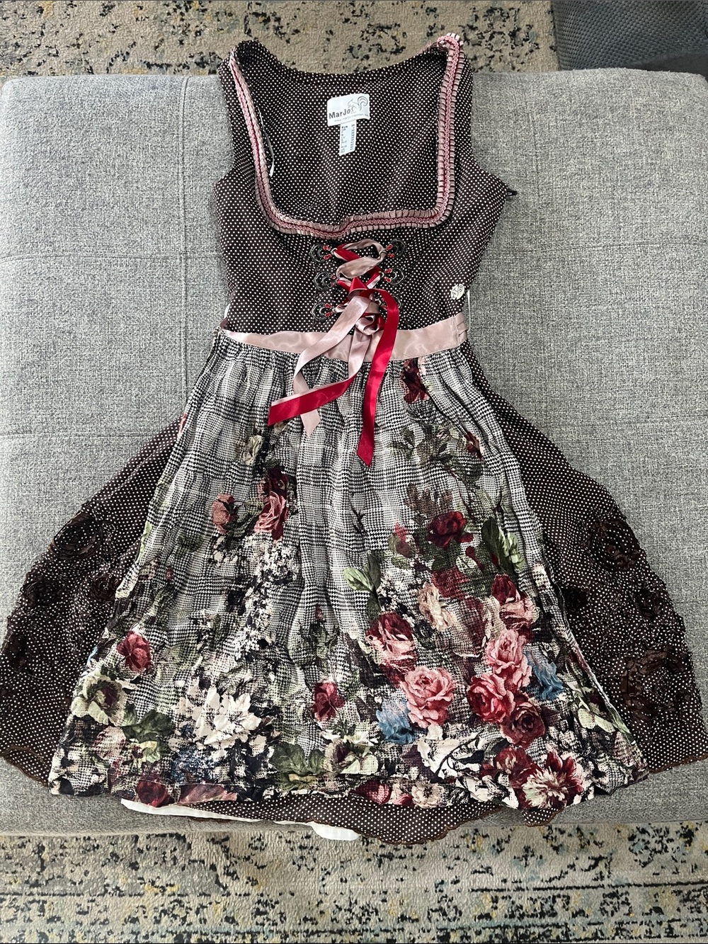 Woman’s dirndl with Ribbon Detail - Pink/Burgundy
